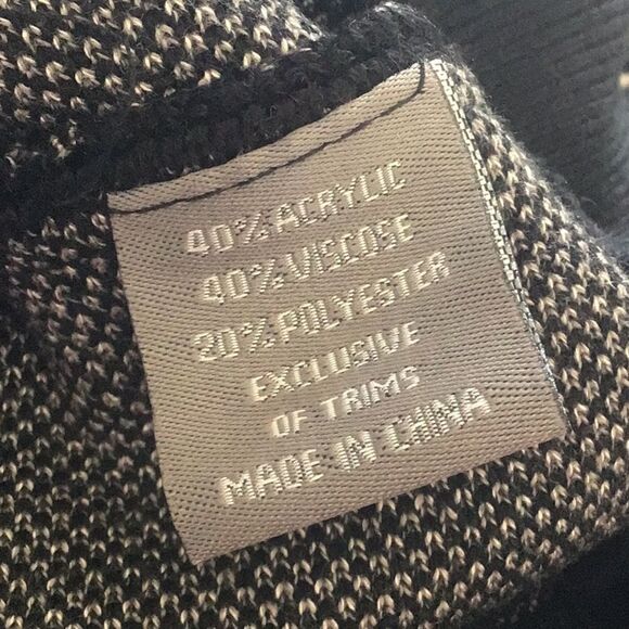 Silversilk Italian Connection Black Geometric Buckle Fur Knit Pullover  NEW - Picture 15 of 16